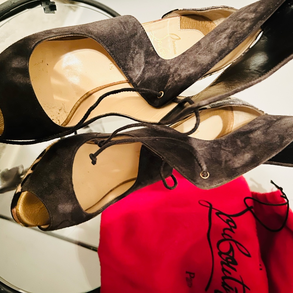 CHRISTIAN LOUBOUTIN gently wore. I haven’t wore in over a year. - Picture 3 of 6